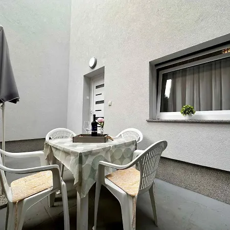 Apartment In 45738 Dramalj