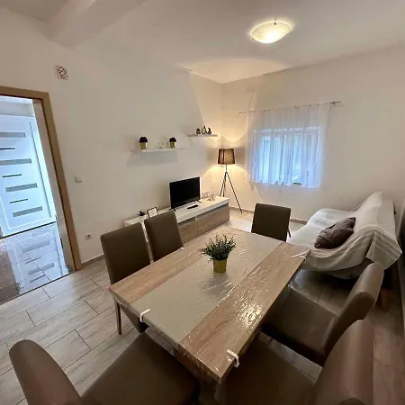 In 45738 Apartment