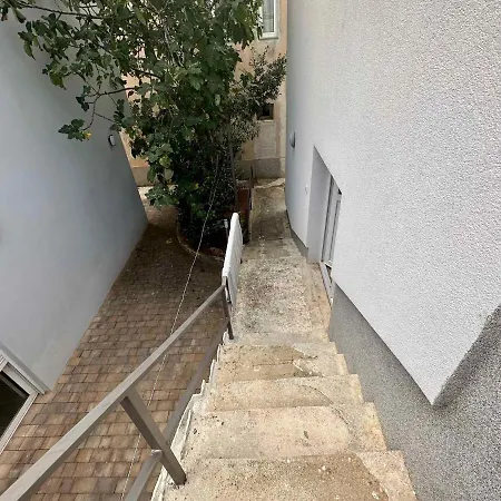 In 45738 Apartment Dramalj