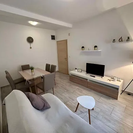 Apartman In 45738